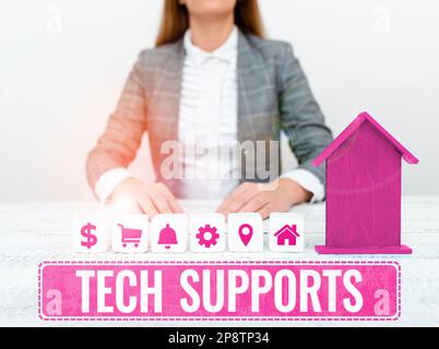 Schreiben Text anzeigen Tech Supports. Hilfe zum Konzeptfoto durch Techniker Online oder Callcenter Customer Service Stockfoto