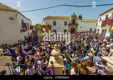 Arahal. Sevilla. Spanien. 15. April 2022. Prozession des Palliums der Bruderschaft Jesus Nazareno; aus Arahal (Sevilla), während des guten Frida Stockfoto