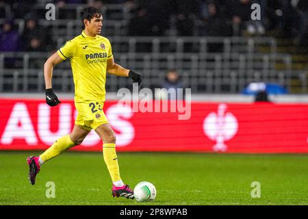 BRÜSSEL, BELGIEN - MÄRZ 9: Aissa Mandi von Villarreal CF während der Runde 16 Leg One - UEFA Europa Conference League Match zwischen RSC Anderlecht und Villarreal CF im Anderlecht Stadium am 9. März 2023 in Brüssel, Belgien (Foto von Joris Verwijst/Orange Pictures) Stockfoto