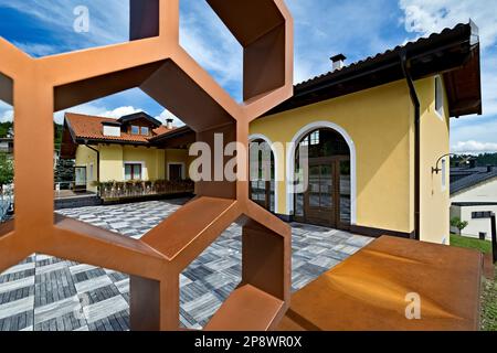 Das Honey Museum in Lavarone. Alpe Cimbra, Trentino, Italien. Stockfoto