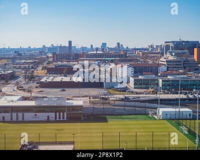 Missouri, FEBRUAR 23 2023 - Blick aus der Vogelperspektive auf die St. Louis City Cape vom Riesenrad Stockfoto