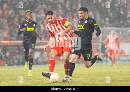 Berlin, Deutschland, 9. März 2023. Rani Khedira von 1. FC Union Berlin und Cameron Puertas von Union Saint-Gilloise in Aktion während des Spiels zwischen 1. FC Union Berlin vs. Union Saint-Gilloise, sechzehnte Runde, UEFA Europa League 2022/23, Stadion an der Alten Försterei, Berlin, Deutschland, 9. März 2023. Iñaki Esnaola Stockfoto