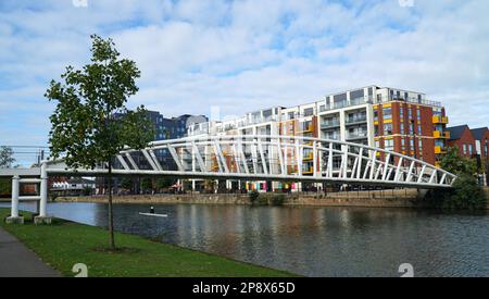 Neue Brücke über den Fluss Great Ouse in Bedford UK. Stockfoto