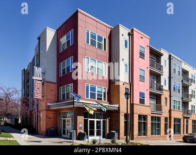 CHARLOTTE, NC-5. MÄRZ 2023: Bezirk Noda. Der Mercury Apartmentkomplex, der das Leasing Center zeigt. Stockfoto