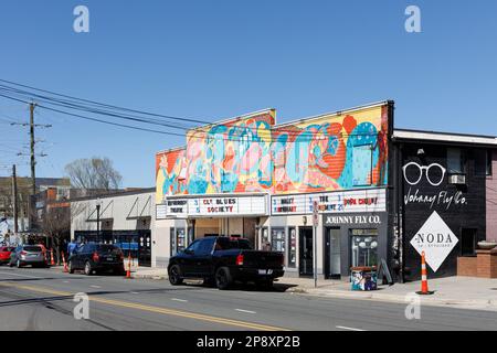 CHARLOTTE, NC-5. MÄRZ 2023: Bezirk Noda. Das Neighborhood Theatre and Cultural Center. Stockfoto