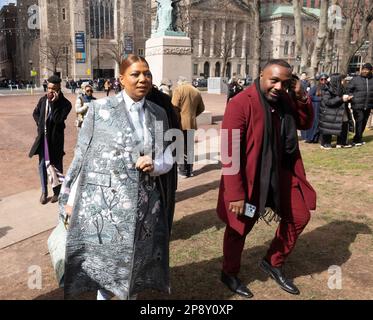 9. März 2023: KÖNIGIN LATIFAH erscheint zur Enthüllung des Harriet Tubman Monuments am Tubman Square in Newark, New Jersey. „Shadow a Face“ von der Künstlerin Nina Cooke John ersetzt ein Statut von Christopher Columbus, das im Sommer 2020 entfernt wurde (Kreditbild: © Brian Branch Price/ZUMA Press Wire), NUR REDAKTIONELLE VERWENDUNG! Nicht für den kommerziellen GEBRAUCH! Stockfoto