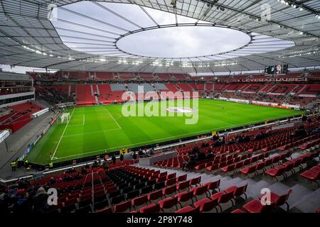 LEVERKUSEN, DEUTSCHLAND - MÄRZ 9: Innenansicht der BayArena vor der UEFA Europa League Runde von 16. Leg One Match zwischen Bayer 04 Leverkusen und Ferencvarosi TC in der BayArena am 9. März 2023 in Leverkusen, Deutschland (Foto von Rene Nijhuis/Orange Pictures) Stockfoto