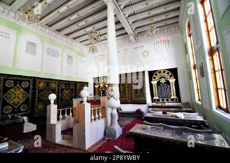 Das Innere der Jüdischen Synagoge Old Bukhari in Bukhara, Usbekistan. Stockfoto