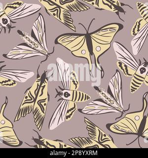 Handgezeichnetes nahtloses Muster von Motten-Schmetterlingen in pinkbeigefarbenen Brauntönen. Neutrales pastellfarbenes Schmetterlingsdesign, trendiger Stil in verblichenem Vintage-Druck, luna Mottentodkopf Insekten, Natur realistische Arten Stockfoto