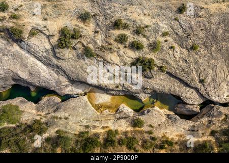 Der Ort Les Olles d'Horta de Sant Joan an an der Canaletes (Terra Alta, Tarragona, Katalonien, Spanien) aus der Vogelperspektive Stockfoto