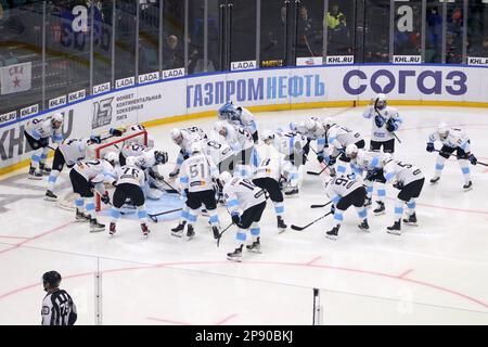 Sankt Petersburg, Russland. 09. März 2023. Dinamo Hockey Club-Spieler in Aktion während der Kontinental Hockey League, Gagarin Cup, Spiel 5, 1/4 Endspiele der Western Conference Season KHL 2022 - 2023 zwischen SKA Saint Petersburg und Dinamo Minsk im Ice Sports Palace. (Endstand; SKA Saint Petersburg 6:3 Dinamo Minsk) Guthaben: SOPA Images Limited/Alamy Live News Stockfoto