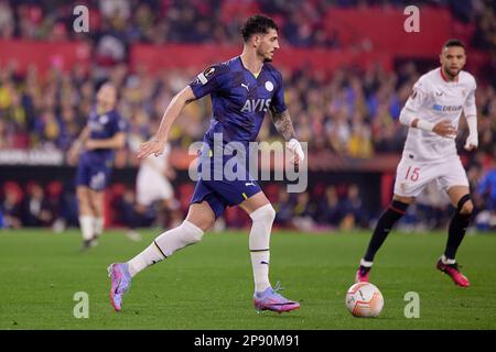 Sevilla, Spanien. 09. März 2023. Samet Akaydin (3) von Fenerbahce, gesehen während des Spiels der UEFA Europa League zwischen dem FC Sevilla und Fenerbahce im Estadio Ramon Sanchez Pizjuan in Sevilla. (Foto: Gonzales Photo/Alamy Live News Stockfoto