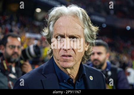 Sevilla, Spanien - 09/03/2023, Jorge Jesus, Cheftrainer von Fenerbahce während der UEFA Europa League, Runde 16, 1.-beiniges Fußballspiel zwischen dem FC Sevilla und Fenerbahce am 9. März 2023 im Estadio Ramon Sanchez Pizjuan in Sevilla, Spanien - Foto: Joaquin Corchero/DPPI/LiveMedia Stockfoto