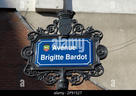 BRIGITTE BARDOT - STRASSENSCHILD IN HÉNIN BEAUMONT CITY (HAUTS DE FRANCE) BENANNT NACH DER FRANZÖSISCHEN SCHAUSPIELERIN © F.BEAUMONT Stockfoto