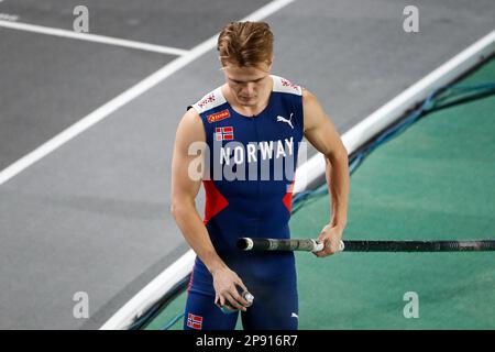 Istanbul, Türkei, 4. März 2023. Sondre Guttormsen aus Norwegen reagiert in der Pole Vault Men während der europäischen Leichtathletik-Meisterschaft 2023 - Tag 2 in der Atakoy Arena in Istanbul, Türkei. 4. März 2023. Kredit: Nikola Krstic/Alamy Stockfoto