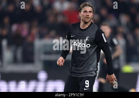 Lucas Holer von SC Freiburg blickt auf die UEFA Europa League-Runde des 16. Fußballspiels zwischen dem FC Juventus und dem FC Freiburg im Allianz-Stadion am 9 2023. März in Turin (Italien). Stockfoto