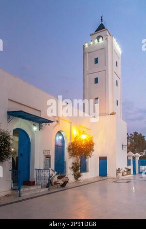 Die Moschee von Sidi Bou Said befindet sich in der Altstadt von Sidi Bou Said, in der Nähe von Tunis, Nordafrikas nördlicher Region Tunesiens. Stockfoto