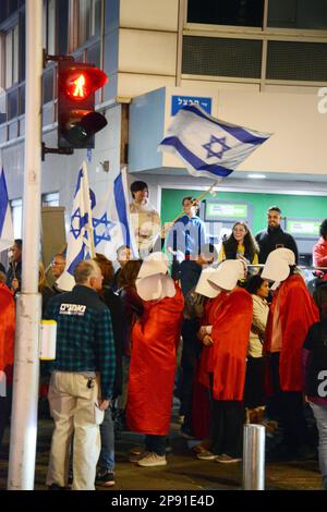 Magd's Tale - Protest in ganz Israel. Nachrichten. Gegen den Übergang Israels von der Demokratie zur Entlassung von Frauen und Menschenrechten Stockfoto