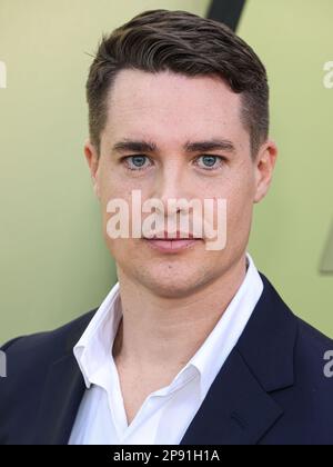 West Hollywood, Usa. 09. März 2023. WEST HOLLYWOOD, LOS ANGELES, KALIFORNIEN, USA - MÄRZ 09: Alexander Dreymon kommt auf der Versace Herbst/Winter 2023 Fashion Show, die am 9. März 2023 im Pacific Design Center in West Hollywood, Los Angeles, Kalifornien, USA stattfindet. (Foto: Xavier Collin/Image Press Agency) Kredit: Image Press Agency/Alamy Live News Stockfoto