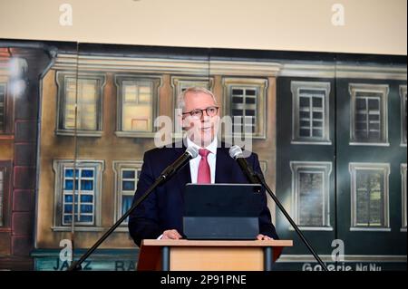 Bernd Koch, Vorstandsvorsitzender der DB Station&Service AG beim Pressetermin zum offiziellen Baubeginn der Bauarbeiten zur Modernisierung des Bahnhofs Stockfoto