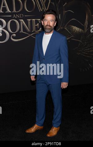 Dean Lennox Kelly besucht die Ankunft von Netflix Shadow und Bone Premiere am 9. März 2023 im Tudum Theater in Los Angeles, Kalifornien. (Foto: Corine Solberg/Sipa USA) Stockfoto