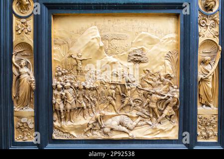 Florenz Tor des Paradieses: Alte Haupttür des Baptisteriastes von Florenz - Battistero di San Giovanni - befindet sich vor der Kathedrale von Santa Maria Stockfoto