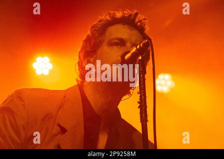 Mailand, Italien, 09. März 2023. Der belgische Indie-Sänger Warhaus (Maarten Devoldere) tritt live im Circolo Magnolia in Mailand auf. Credits: Maria Laura Arturi/Alamy Live News Stockfoto