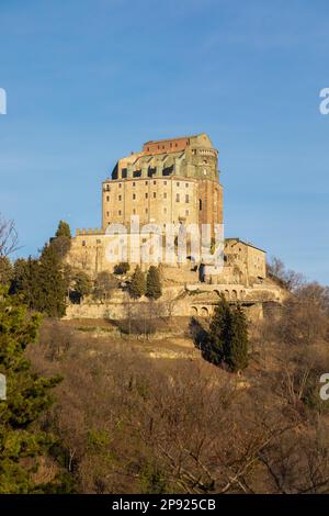 St. Michael Abbey - Sacra di San Michele - Italien. Mittelalterliches Klostergebäude Stockfoto