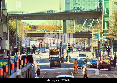 Argyle Street mit Blick nach Westen zu den M8 Überführungen und kingston Bridge von den Rampen Stockfoto