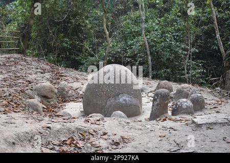 Alte Ruinen einer tausendjährigen Zivilisation in Unokoti, Tripura. Stockfoto