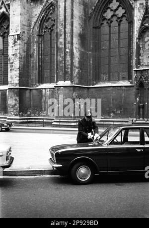 Im Vereinigten Königreich - Bobbies auf den Straßen von York i 1968 Stockfoto