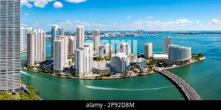 Panoramablick über Brickell Key in Miami, Florida Stockfoto