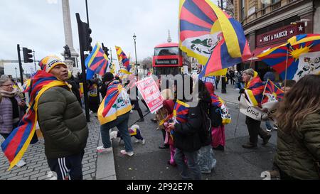 London, Großbritannien. 10. März 2023 Kundgebung und marsch der Tibeter in London anlässlich des 64. Jahrestags des tibetischen Nationalaufstands in Lhasa im Jahr 1959. Kredit: Matthew Chattle/Alamy Live News Stockfoto