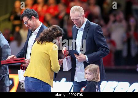 Danzig, Polen. 08. März 2023. Marcin Lijewski, Karol Bielecki und Aleksandra Dulkiewicz Major in Danzig werden während der 2. Phase des EHF 2024 Qualifikationsspiels zwischen Polen und Frankreich in der Ergo Arena gesehen. (Endstand: Polen 28:38 Frankreich). Kredit: SOPA Images Limited/Alamy Live News Stockfoto