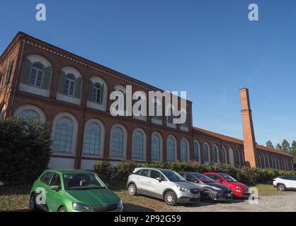 COLLEGNO, ITALIEN - CIRCA JANUAR 2023: Lavanderia eine Dampfübersetzungs-Dampfwäscherei Stockfoto