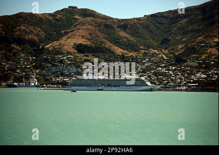 Der Kreuzfahrtschiff „Wikingermars“ liegt im Hafen von Lyttelton, einem Hafen auf der Halbinsel Banks auf der Südinsel von Neuseeland. Stockfoto