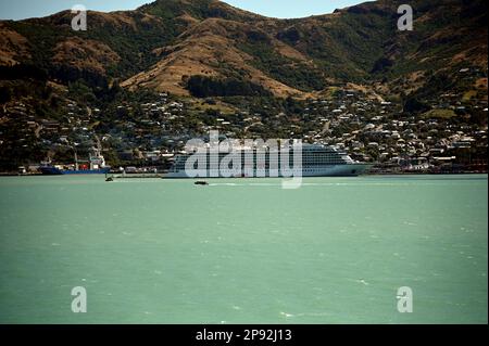 Der Kreuzfahrtschiff „Wikingermars“ liegt im Hafen von Lyttelton, einem Hafen auf der Halbinsel Banks auf der Südinsel von Neuseeland. Stockfoto