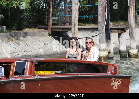 Chris Pine und Gemma Chan kommen zum Filmfestival in Venedig 2022 Stockfoto