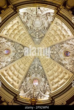 Decke der Kathedrale von Guadix oder der Kathedrale der Inkarnation Catedral de la Encarnación de Guadix eine barocke römisch-katholische Kirche in Andalusien Spanien. Stockfoto