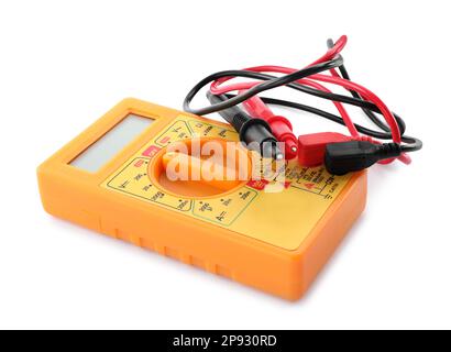 Digitalmultimeter auf weißem Hintergrund. Elektrikerwerkzeug Stockfoto