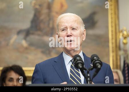 Washington, Usa. 09. März 2020. Präsident Joe Biden spricht am Freitag, den 10. März 2023, im Roosevelt Room des Weißen Hauses in Washington, DC, über den Stellenbericht vom Februar. Foto: Bonnie Cash/UPI Credit: UPI/Alamy Live News Stockfoto