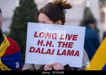 Rom, Italien. 10. März 2023 Die tibetische Gemeinschaft in Italien, unterstützt von der italienischen buddhistischen Union, der Internationalen Kampagne für Tibet, Und der Societé d'amitié Swiss Tibetaine in Rom anlässlich des 64. Jahrestags des tibetischen Aufstands gegen die Besetzung der Volksrepublik China (VRC ) im Jahr 1959 und der Verhängung des Kriegsrechts im Jahr 1989. Kredit: amer Ghazzal/Alamy Live News Stockfoto