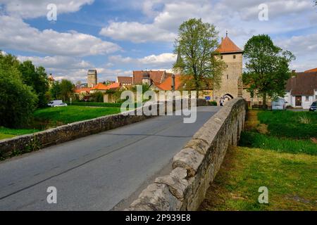 Historische Brücke über die Rodach in Seßlach, Bezirk Coburg, Oberfrankreich, Franken, Bayern, Deutschland Stockfoto