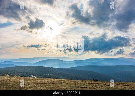 Hruby Jesenik (Altvatergebirge, Hochasch), Berghügel (Altvater) in Moravskoslezsky, Mährisch-Schlesische Region, Tschechisch Stockfoto