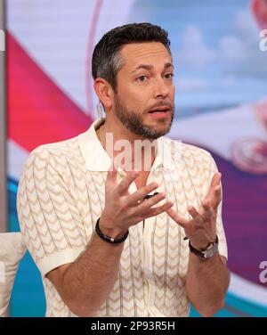 Miami, Vereinigte Staaten Von Amerika. 09. März 2023. MIAMI, FL-MÄRZ 10: Schauspieler Zachary Levi wird während der Despierta America Morgenshow am 10. März 2023 in Miami, Florida, gesehen. (Foto: Alberto E. Tamargo/Sipa USA) Guthaben: SIPA USA/Alamy Live News Stockfoto