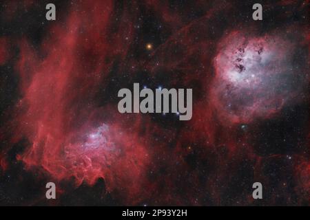 Flaming STAR IC405 und Tadpole Nebel IC410 als HUO-Schmalband-Farbschema 2, Astrofotografie Stockfoto