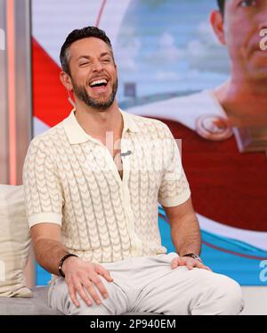 Miami, Vereinigte Staaten Von Amerika. 09. März 2023. MIAMI, FL-MÄRZ 10: Schauspieler Zachary Levi wird während der Despierta America Morgenshow am 10. März 2023 in Miami, Florida, gesehen. (Foto: Alberto E. Tamargo/Sipa USA) Guthaben: SIPA USA/Alamy Live News Stockfoto