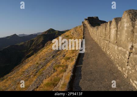 Chine Rani Rani Die Stadtmauern von Rani kot, einer Festung in Pakistan, die aufgrund ...