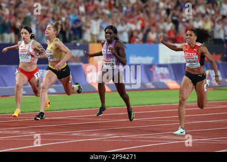 Finale des Frauen-Finales 100m mit Gina LÜCKENKEMPER, Mujinga KAMBUNDJI, Daryll NEITA und Ewa SWOBODA bei der europäischen Leichtathletikmeisterschaft 2022 Stockfoto