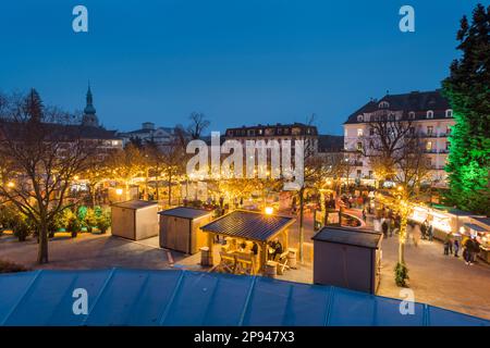 Adventsmarkt im Kurpark, Baden bei Wien, Thermalregion, Niederösterreich, Österreich Stockfoto